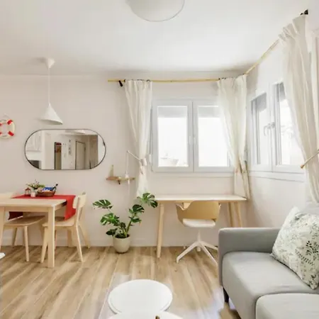 Lovely Small * 塞萨洛尼基